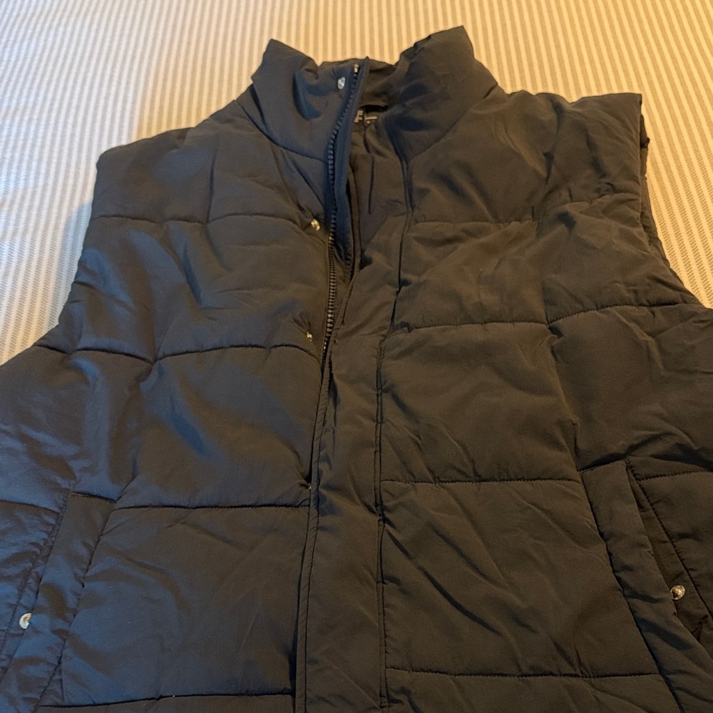 Forever 21 Men's XXL Puffer Vest Zip & Snaps
